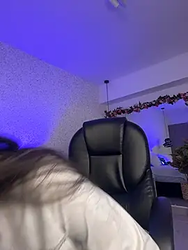 EMILIIA RICHTER   online show from March 16, 2026, 7:51 pm