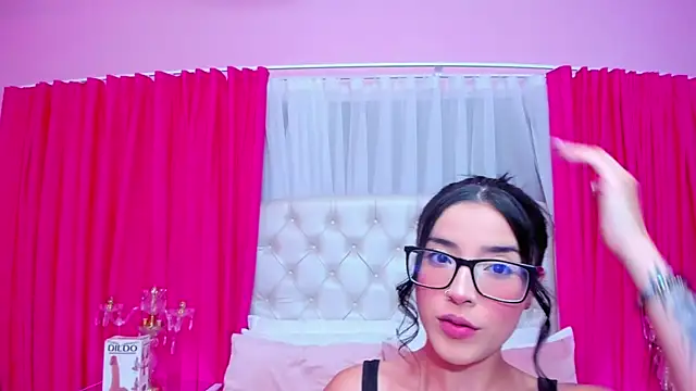 Snapshot of SamyySwet chatting on June 15, 2026, 1:08 am SamyySwet online show from June 15, 2026, 1:08 am