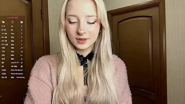 FridaAaberg online show from October 26, 2025, 8:09 am