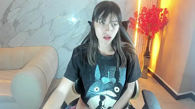 Isabella Blondetf online show from November 8, 2025, 8:29 pm