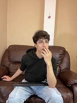 Snapshot of Xam_Collen chatting on December 15, 2025, 5:06 pm Xam Collen online show from December 15, 2025, 5:06 pm