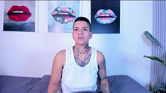 Snapshot of Girls_inlove chatting on November 14, 2025, 11:53 am Girls inlove online show from November 14, 2025, 11:53 am