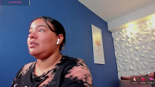 freya cole  online show from November 14, 2025, 8:07 pm