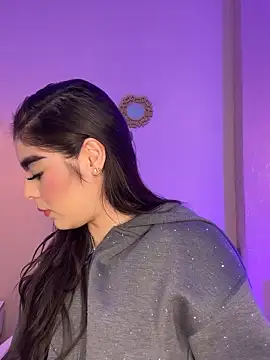 SofiaFontaiine online show from November 18, 2025, 4:50 am