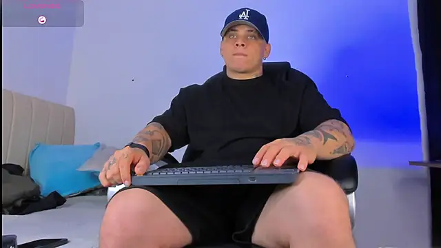 denis munera online show from October 19, 2025, 10:05 am