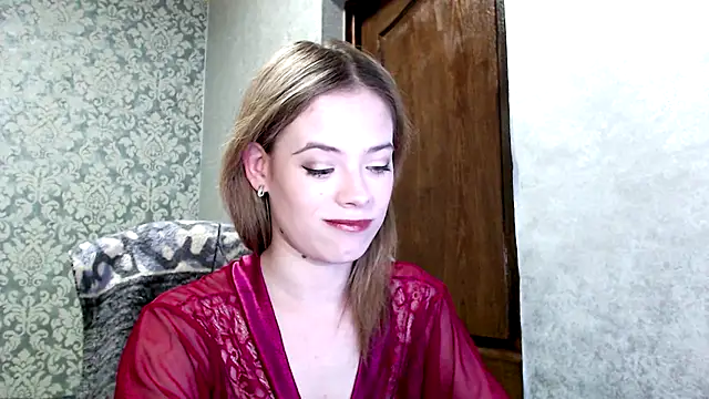 Snapshot of Kate__Loves chatting on October 21, 2025, 5:46 pm Kate Loves online show from October 21, 2025, 5:46 pm