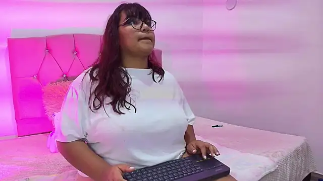 Ruby Nooir online show from September 19, 2025, 12:34 am