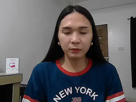 cumslut selena69 online show from June 16, 2026, 12:08 pm
