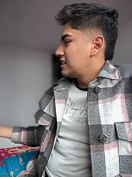 Snapshot of tomy_hot20 chatting on September 23, 2025, 9:40 pm tomy hot20 online show from September 23, 2025, 9:40 pm