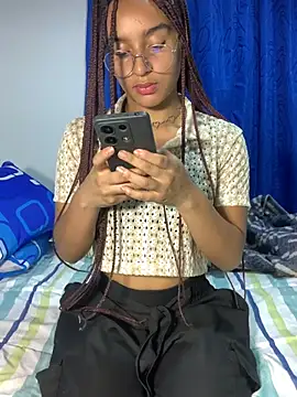 Snapshot of aurora_2007 chatting on November 2, 2025, 2:14 am aurora 2007 online show from November 2, 2025, 2:14 am