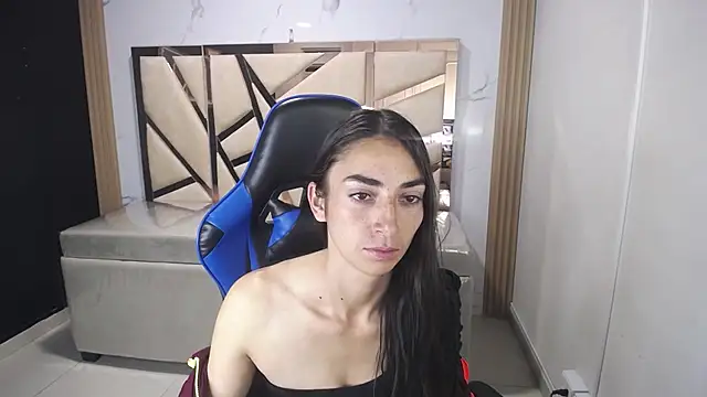 Maily a  online show from November 22, 2025, 3:05 am