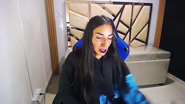 Maily a  online show from January 11, 2026, 3:00 am