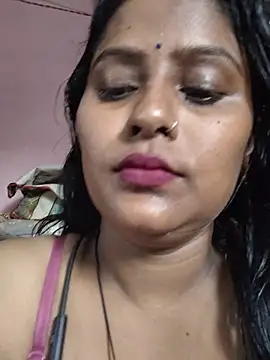 Jasmine Januja online show from May 22, 2026, 1:35 am