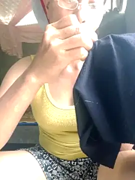 Snapshot of donna-bae chatting on June 14, 2026, 3:41 am donna-bae online show from June 14, 2026, 3:41 am