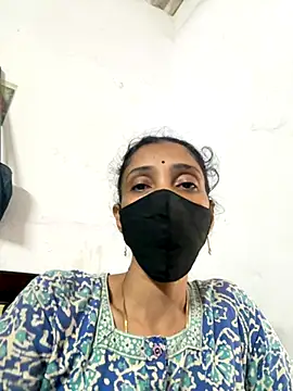 sweetreddy-02 online show from October 31, 2025, 5:52 am