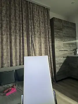 MissOyee online show from February 3, 2026, 7:41 pm