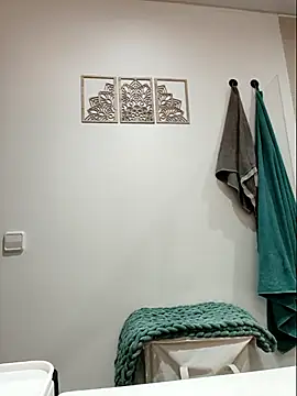 bichota85 online show from April 6, 2026, 9:54 am