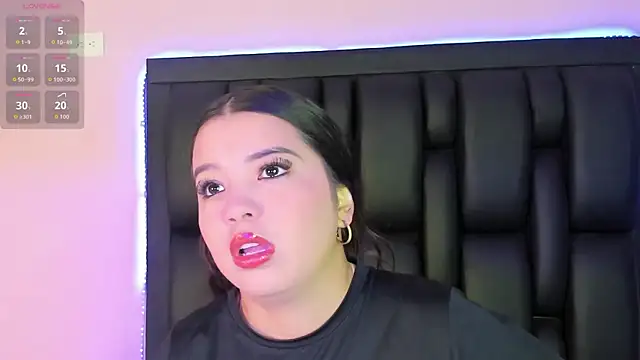 Snapshot of LunaWiill_ chatting on November 14, 2025, 12:15 pm LunaWiill online show from November 14, 2025, 12:15 pm