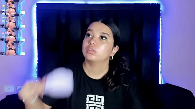 Snapshot of LunaWiill_ chatting on November 18, 2025, 11:47 am LunaWiill online show from November 18, 2025, 11:47 am