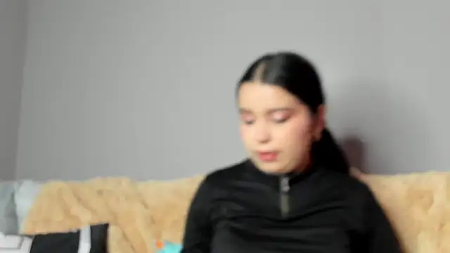 LunaWiill  online show from February 13, 2026, 8:05 pm