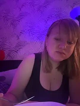 Snapshot of GretieLee chatting on October 10, 2025, 7:02 pm GretieLee online show from October 10, 2025, 7:02 pm