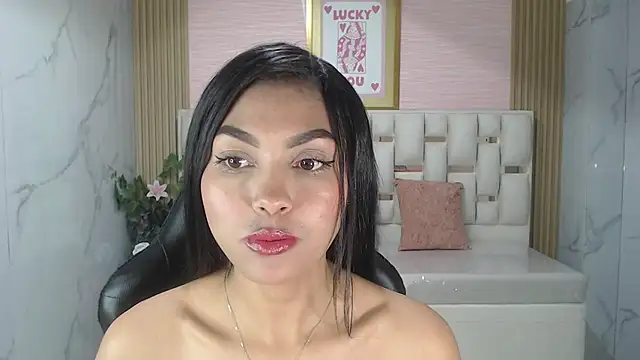 Snapshot of lissandra_s chatting on November 21, 2025, 8:18 pm lissandra s online show from November 21, 2025, 8:18 pm