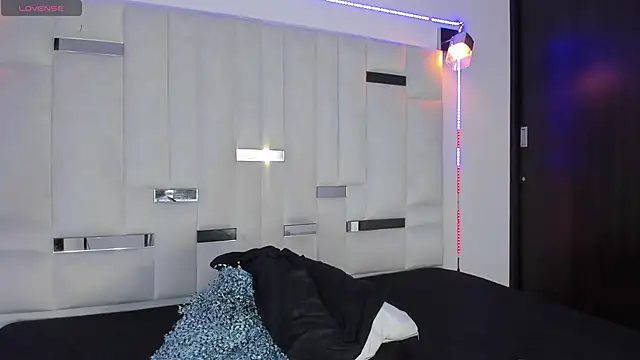 Jacob19  online show from October 1, 2025, 12:00 pm