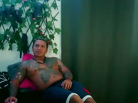 MR777DESIRE online show from October 15, 2025, 5:57 pm