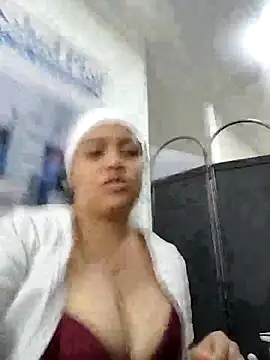 Snapshot of MILA__06 chatting on April 30, 2026, 1:06 pm MILA 06 online show from April 30, 2026, 1:06 pm