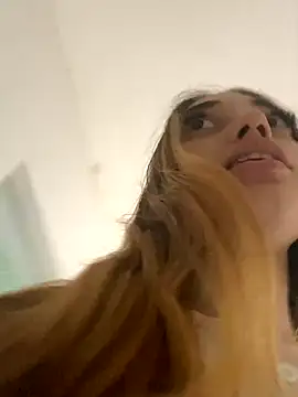 loirinhaaa online show from October 3, 2025, 1:41 pm