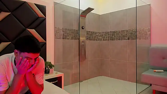 Hot Threesomee online show from November 12, 2025, 1:33 pm