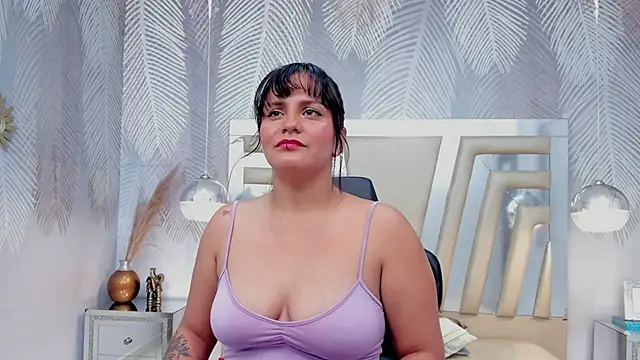 Snapshot of NattCurvy chatting on September 18, 2025, 3:41 am NattCurvy online show from September 18, 2025, 3:41 am