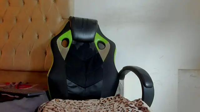 Naomis 35 online show from January 17, 2026, 7:17 pm