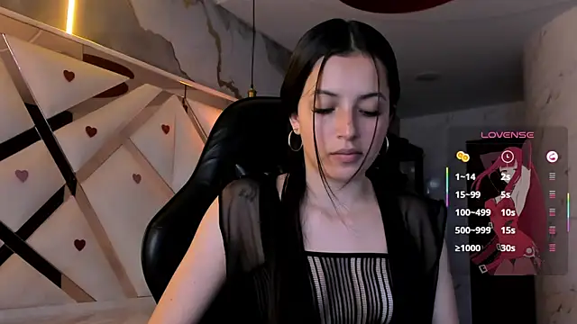 sophiadoll tf online show from March 4, 2026, 8:37 pm