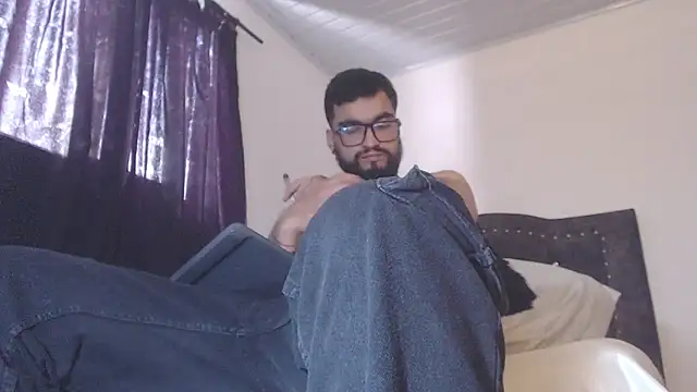 Chrys harris77 online show from April 5, 2026, 8:06 pm