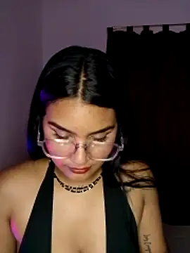 Renata Zoe online show from November 9, 2025, 1:37 am