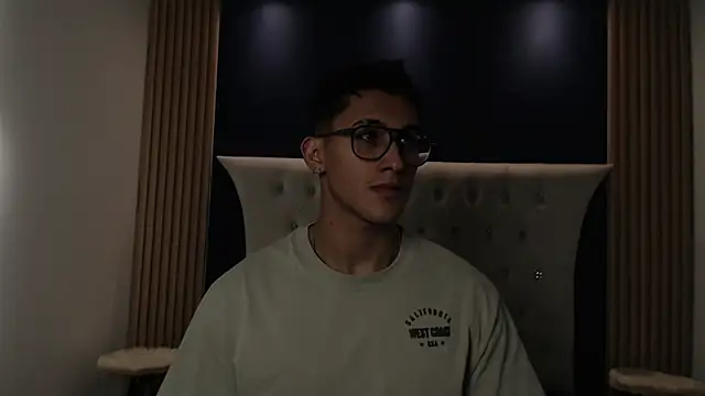 SalvadorFit online show from February 8, 2026, 8:23 pm