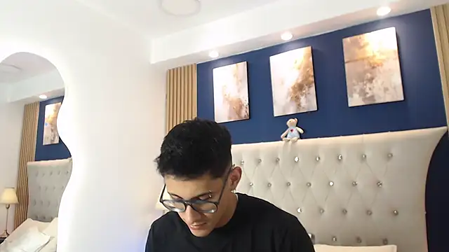 SalvadorFit online show from February 17, 2026, 8:26 pm