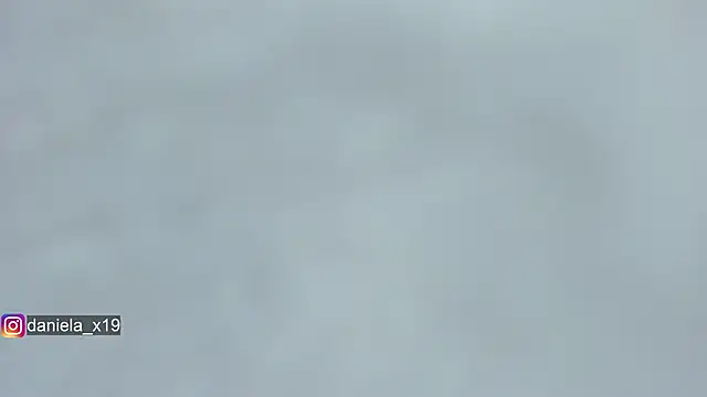 Snapshot of Daniela_x19 chatting on October 21, 2025, 12:33 am Daniela x19 online show from October 21, 2025, 12:33 am