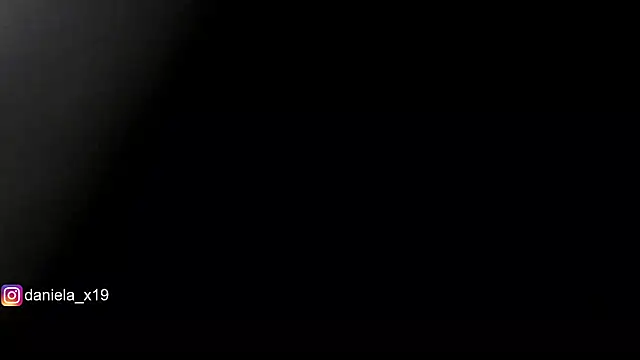 Snapshot of Daniela_x19 chatting on October 30, 2025, 12:34 am Daniela x19 online show from October 30, 2025, 12:34 am