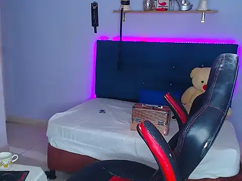 Snapshot of Lunadool chatting on October 7, 2025, 3:09 pm Lunadool online show from October 7, 2025, 3:09 pm