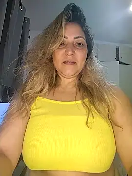 Lunita86 online show from October 26, 2025, 3:12 am