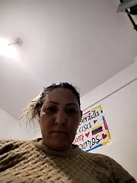 Lunita86 online show from October 29, 2025, 1:41 am