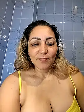 Lunita86 online show from November 6, 2025, 2:34 am