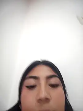 Snapshot of Violettabloom_ chatting on October 7, 2025, 8:50 pm Violettabloom online show from October 7, 2025, 8:50 pm