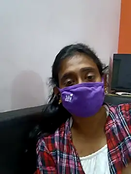 honeyqueen143 online show from November 26, 2025, 2:51 pm