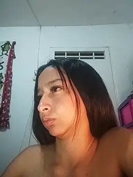 Snapshot of Vale_stone_ chatting on May 8, 2026, 4:18 am Vale stone online show from May 8, 2026, 4:18 am