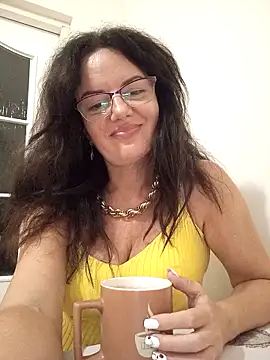 ValeriaLove43211 online show from September 20, 2025, 6:09 pm