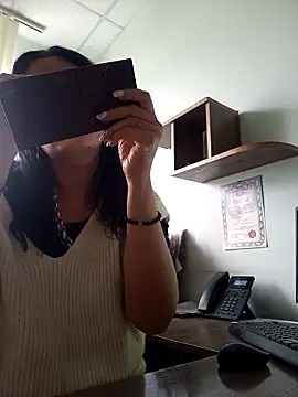 ValeriaLove43211 online show from September 29, 2025, 7:57 am