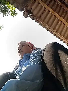 callistra online show from December 1, 2025, 3:44 am